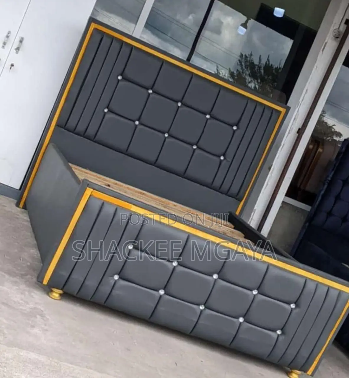 Bed Sofa 5/6 Nzuri Sana