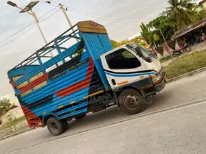 Mitsubishi Canter Ya Mizigo Inauzwa