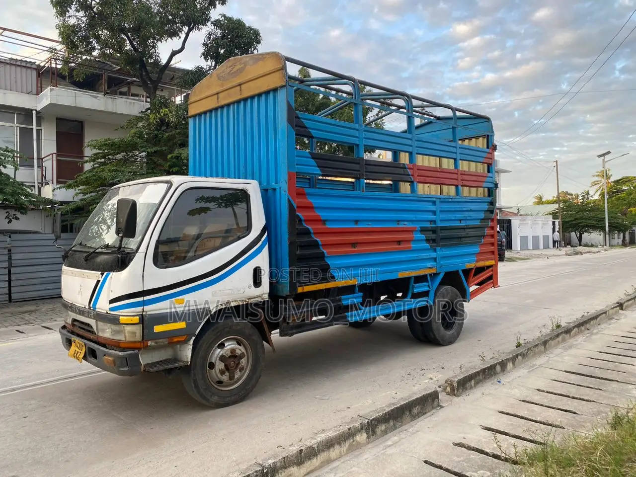 Mitsubishi Canter Ya Mizigo Inauzwa