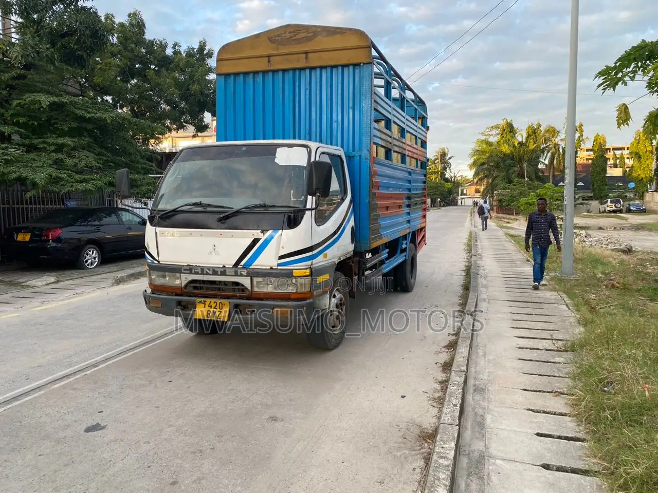 Mitsubishi Canter Ya Mizigo Inauzwa