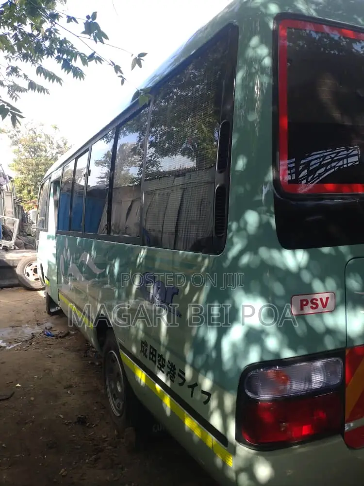 Toyota Coaster 2004 Blue