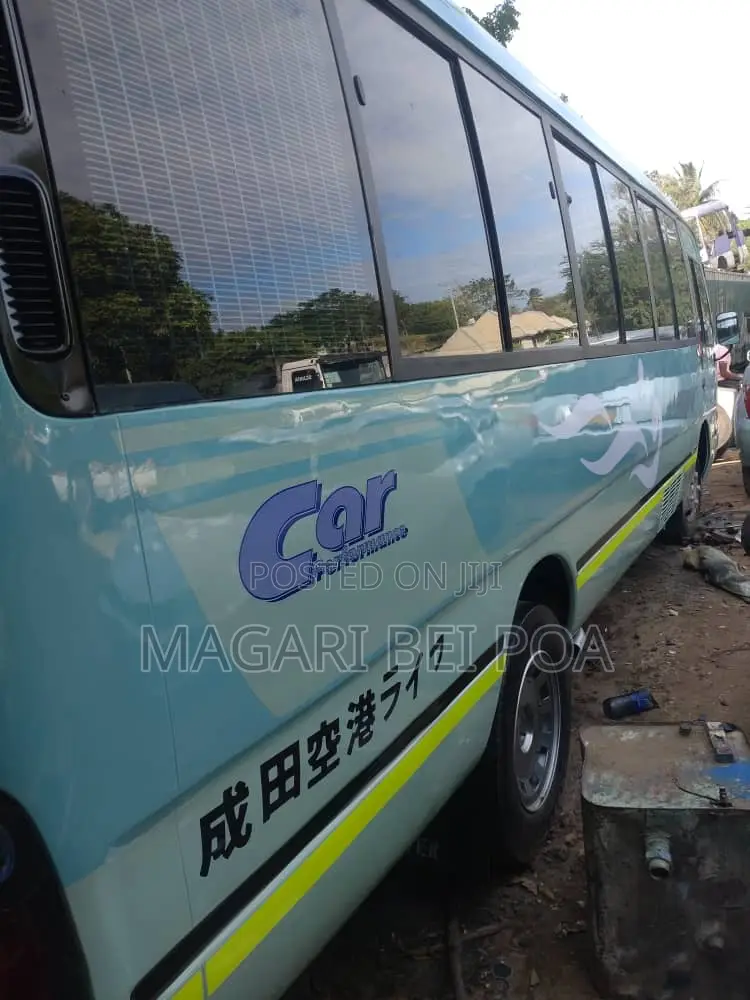 Toyota Coaster 2004 Blue