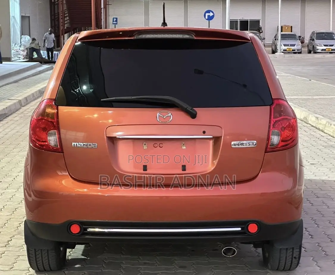 Mazda Verisa 2007 Orange