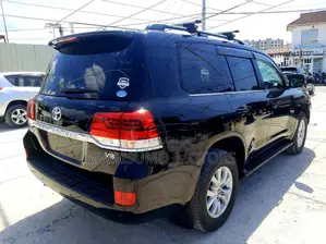 Toyota Land Cruiser 2016 Black