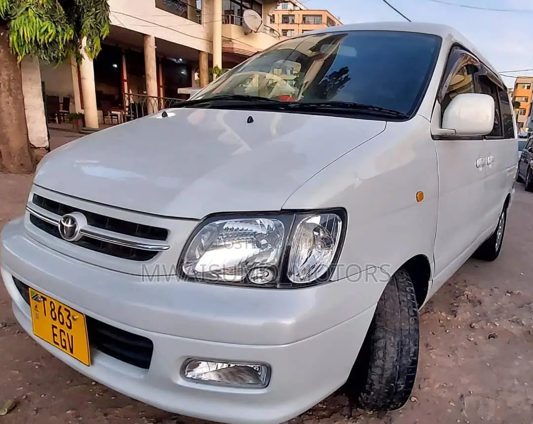 Toyota Noah 2001 White