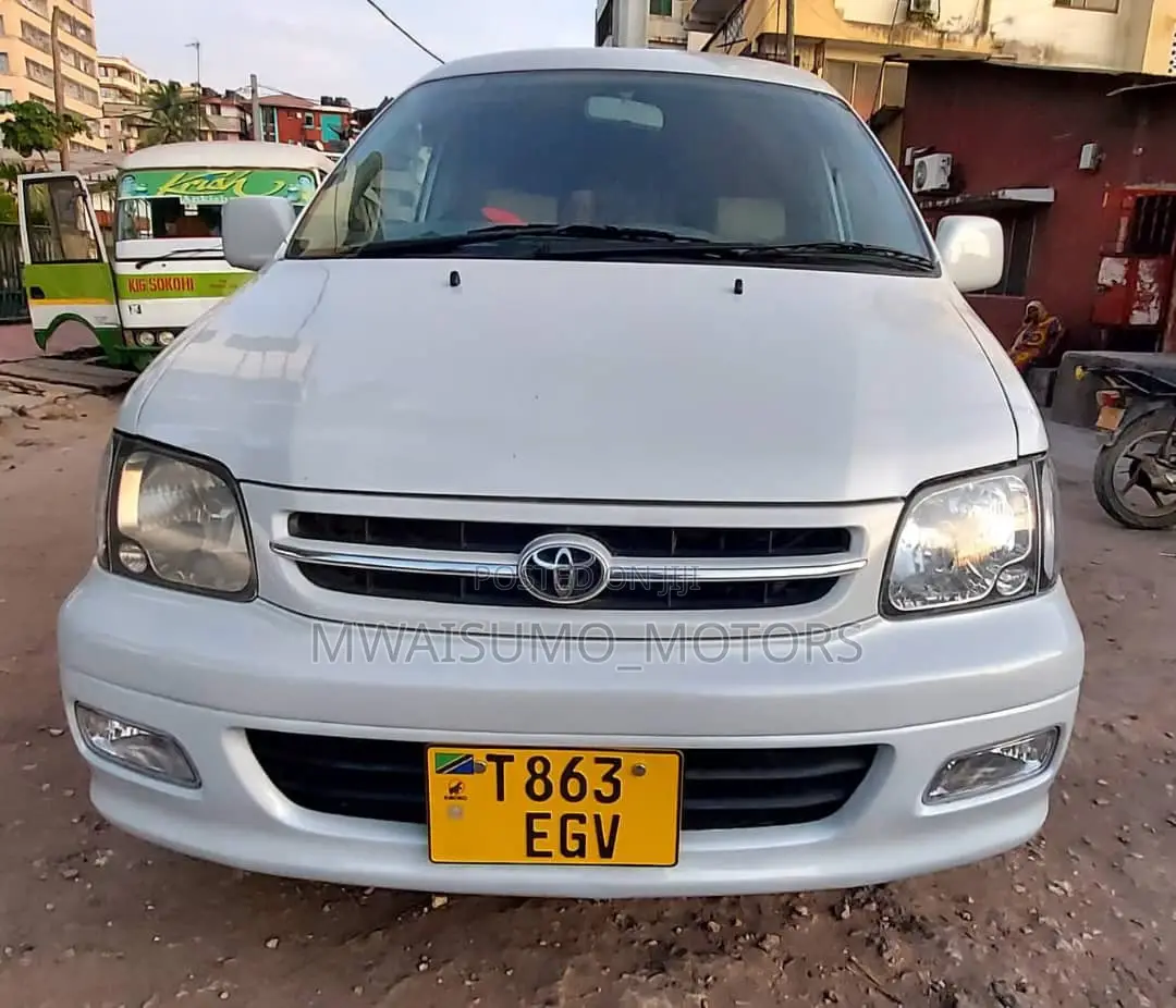 Toyota Noah 2001 White