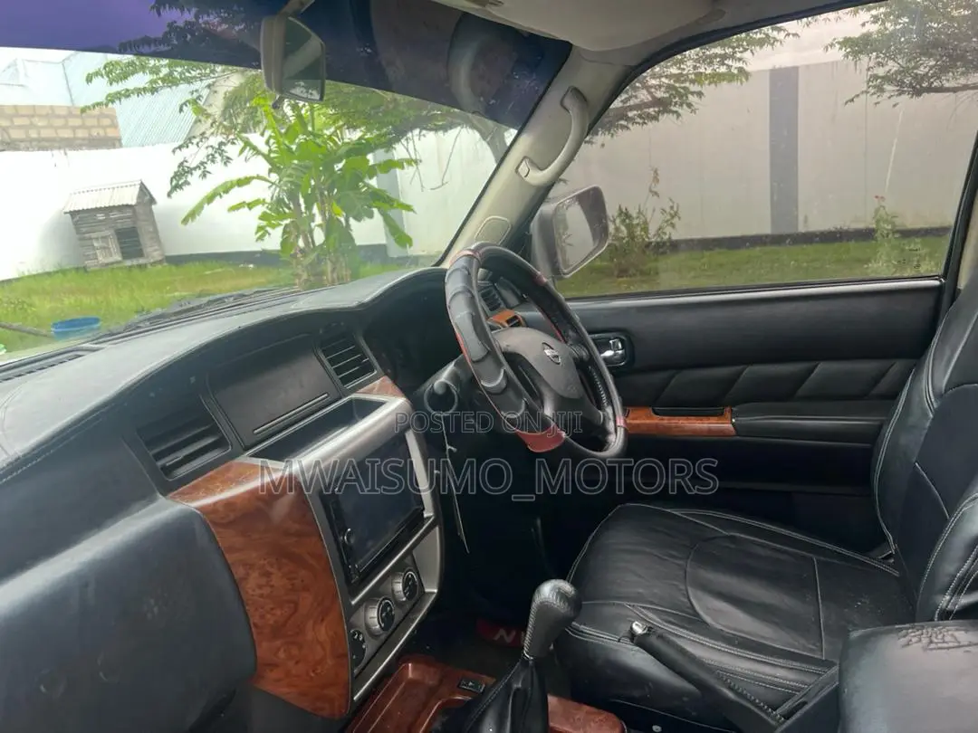 Nissan Patrol 2012 Gray