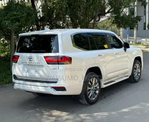 New Toyota Land Cruiser 2023 White