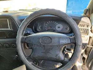 Toyota Noah 2001 Silver