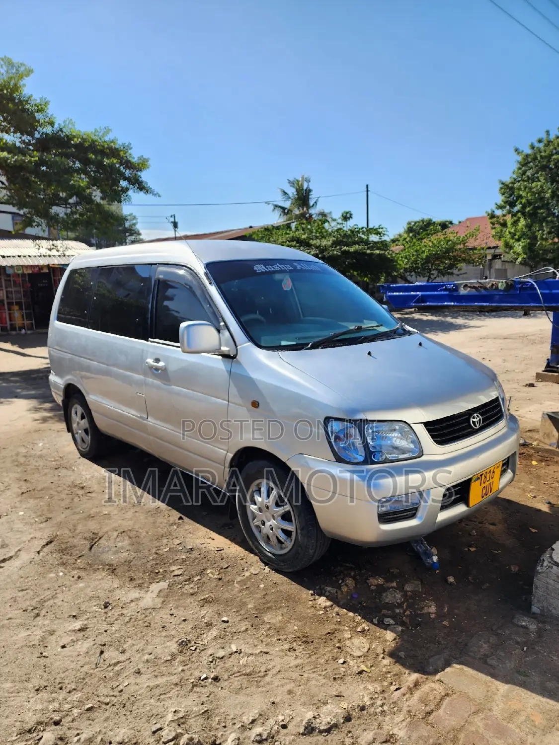 Toyota Noah 2001 Silver