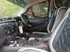 Toyota Hilux 2017 Gray