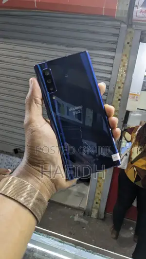 Fujitsu Arrows NX9 F-52A 128 GB Blue