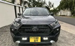 Photo - Toyota RAV4 2020 Gray