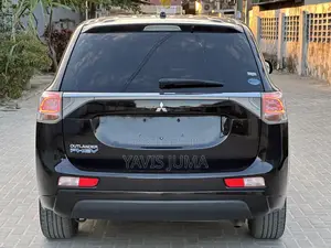 Mitsubishi Outlander 2.0 PHEV AWD 2013 Black