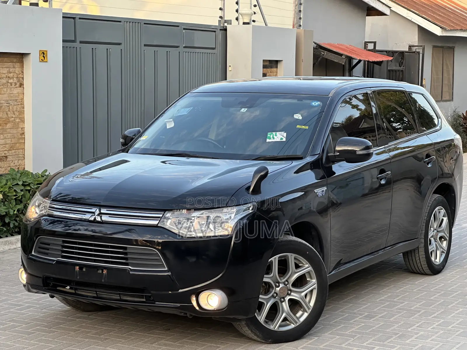 Mitsubishi Outlander 2.0 PHEV AWD 2013 Black