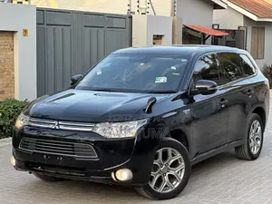 Mitsubishi Outlander 2.0 PHEV AWD 2013 Black