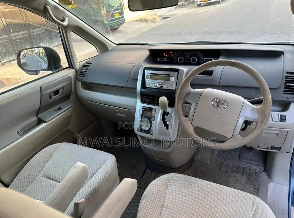 Toyota Noah 2008 Blue