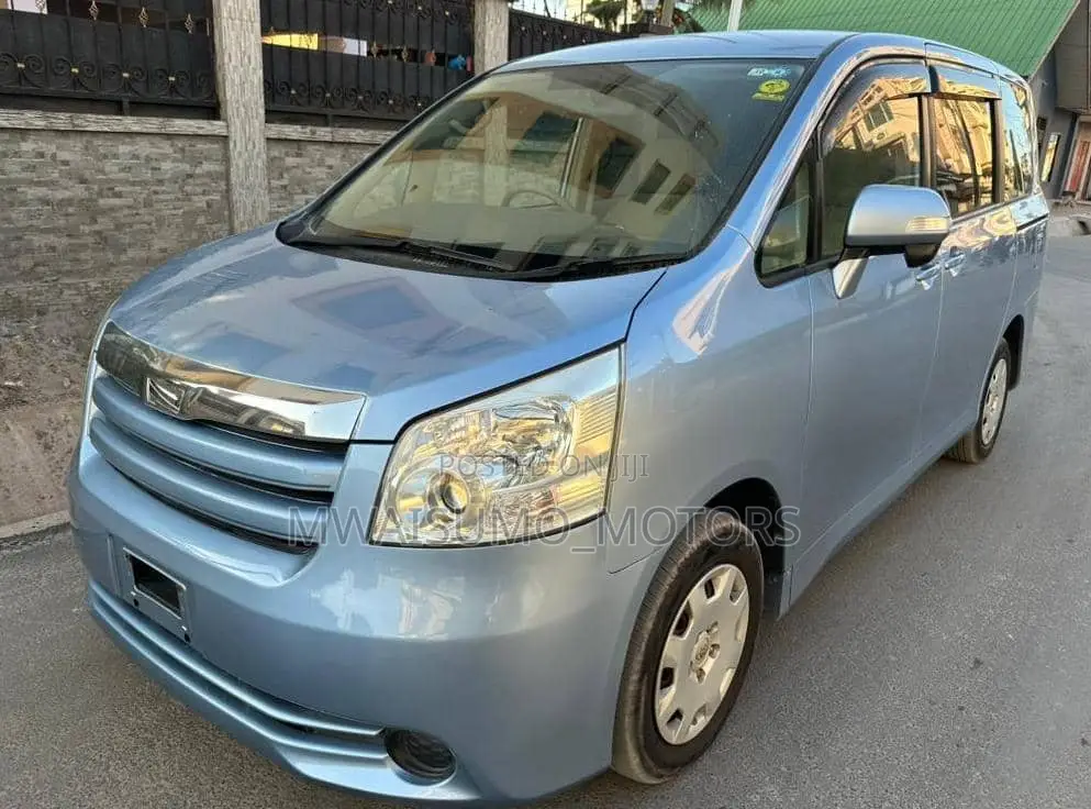 Toyota Noah 2008 Blue
