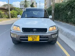 Toyota RAV4 1994 Off white