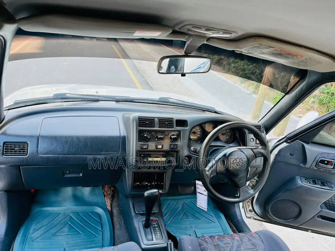 Toyota RAV4 1994 Off white