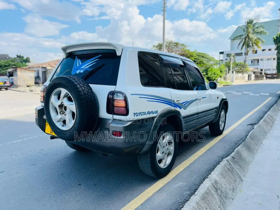 Toyota RAV4 1994 Off white