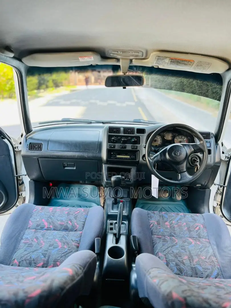 Toyota RAV4 1994 Off white
