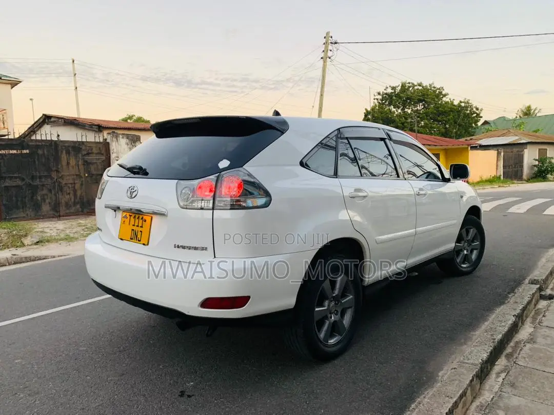 Toyota Harrier 2004 White
