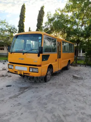 Mitsubishi Fuso Rosa 1999 Orange