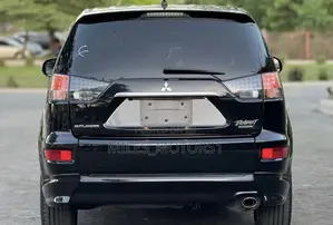 Mitsubishi Outlander 2010 Black