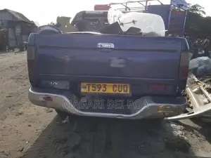Toyota Hilux 2001 Blue