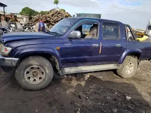 Toyota Hilux 2001 Blue