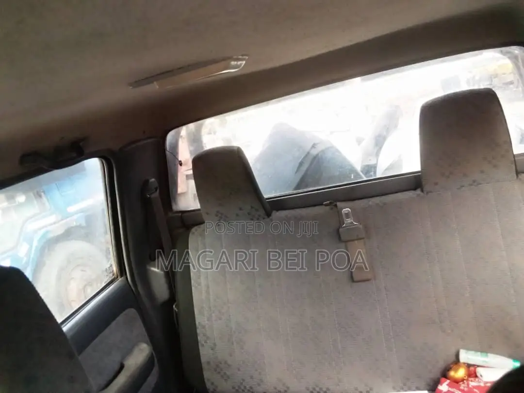 Toyota Hilux 2001 Blue