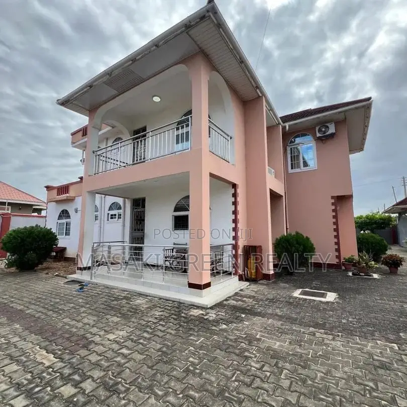 5bdrm House in Mbezi Estate, Kinondoni for sale