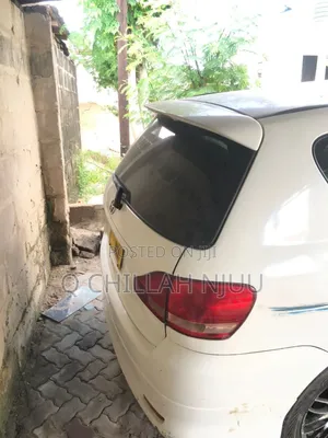 Toyota Ipsum 240i Limited 4WD 2002 White