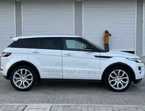 Land Rover Range Rover Evoque Pure AWD 5-Door 2013 White