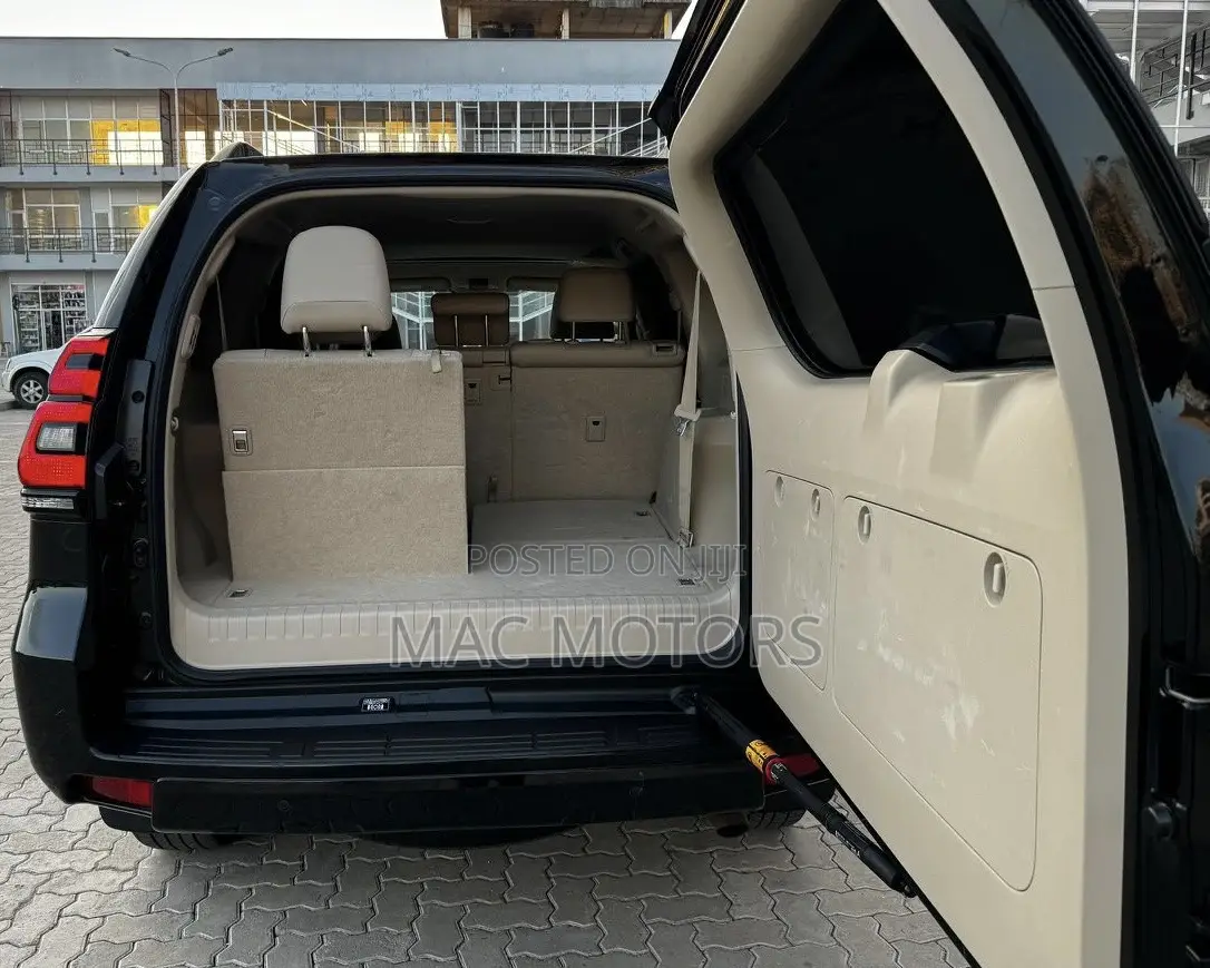 Toyota Land Cruiser Prado 2.8 2021 Black