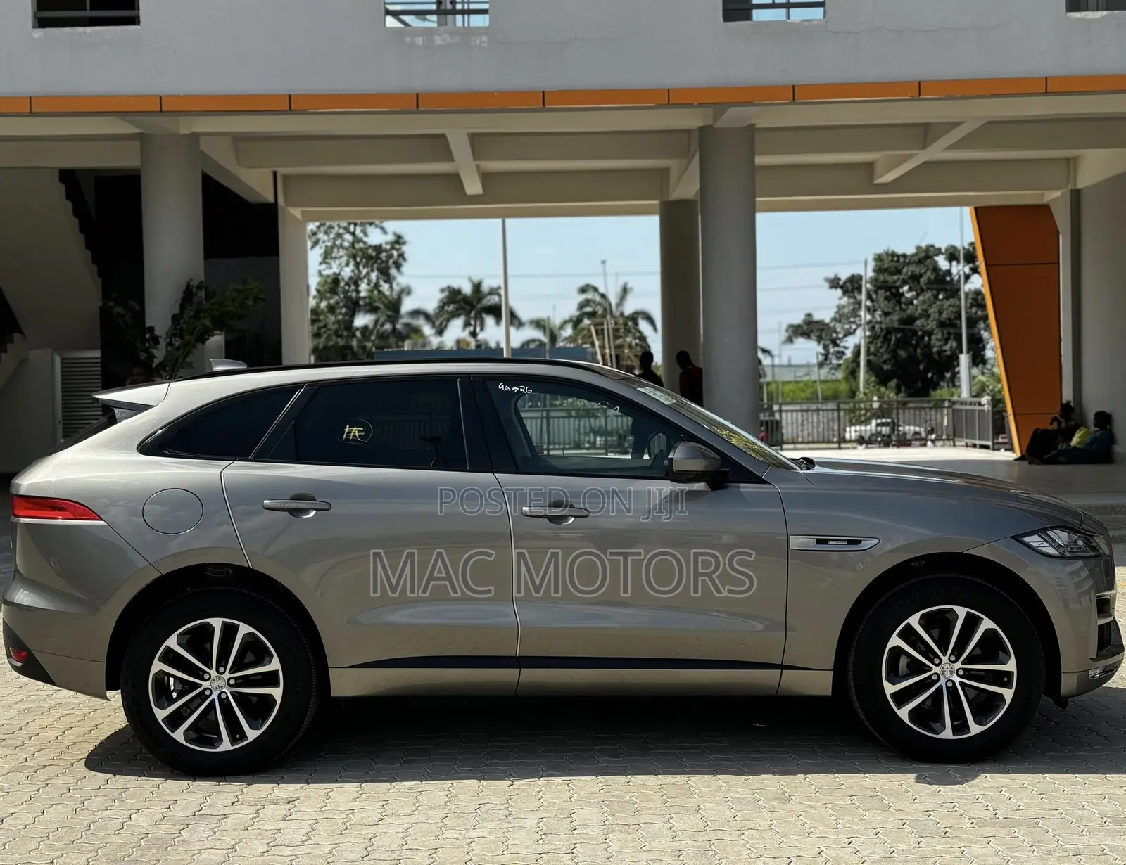 Jaguar F-Pace 20d R-Sport AWD 2018 Gray