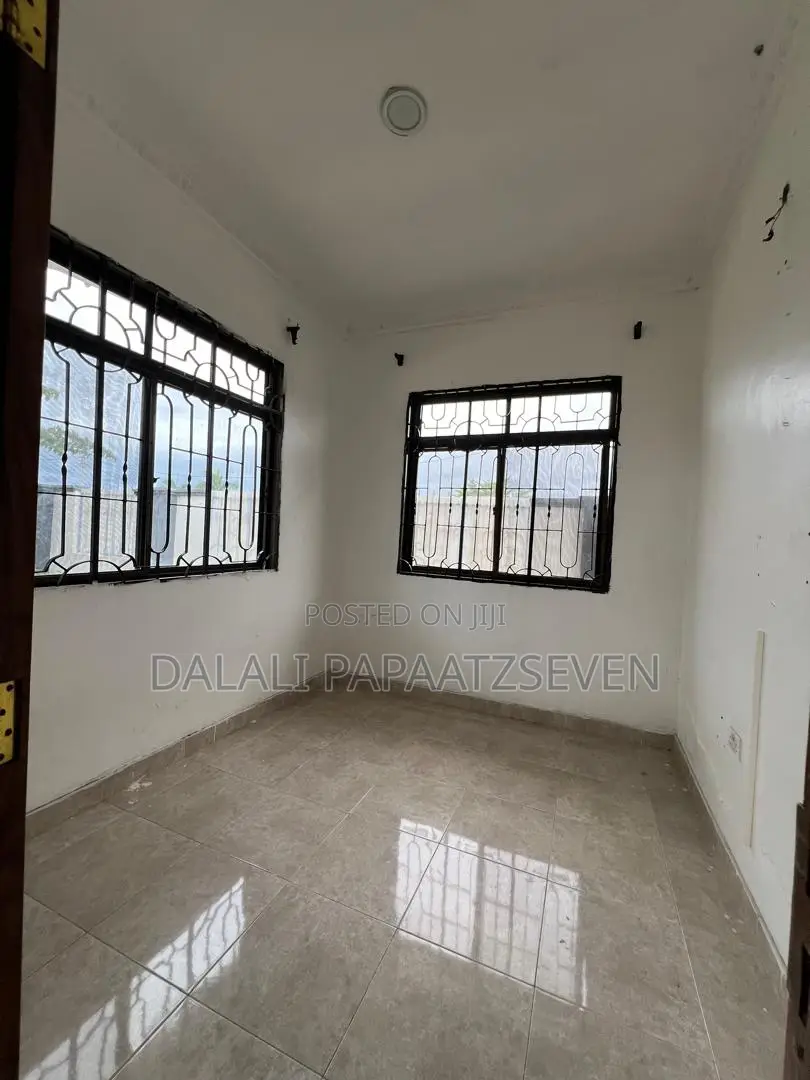 4bdrm Apartment in Dalalipapaatzseven, Kinondoni for rent