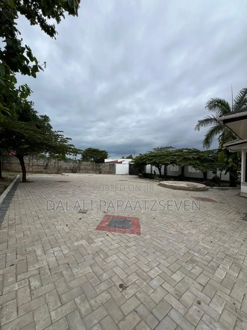 4bdrm Apartment in Dalalipapaatzseven, Kinondoni for rent