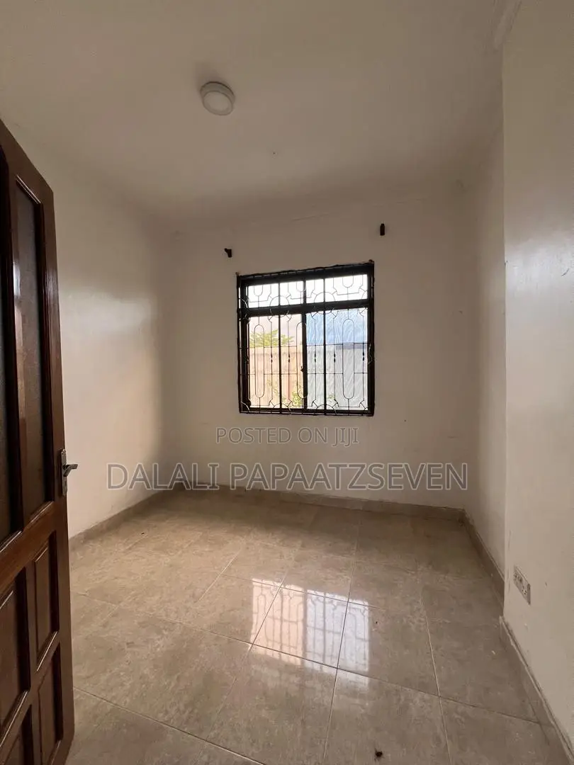 4bdrm Apartment in Dalalipapaatzseven, Kinondoni for rent