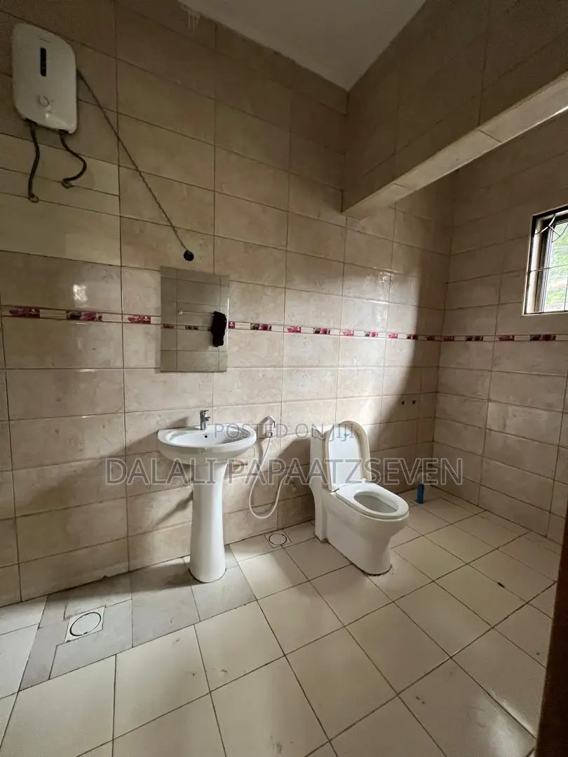 4bdrm Apartment in Dalalipapaatzseven, Kinondoni for rent
