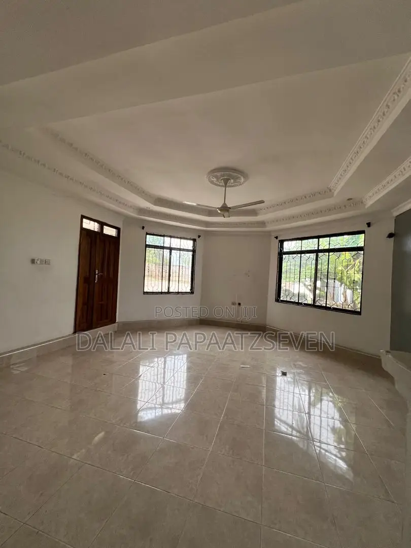 4bdrm Apartment in Dalalipapaatzseven, Kinondoni for rent