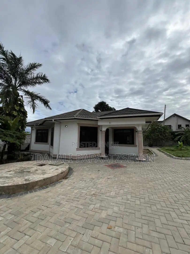4bdrm Apartment in Dalalipapaatzseven, Kinondoni for rent