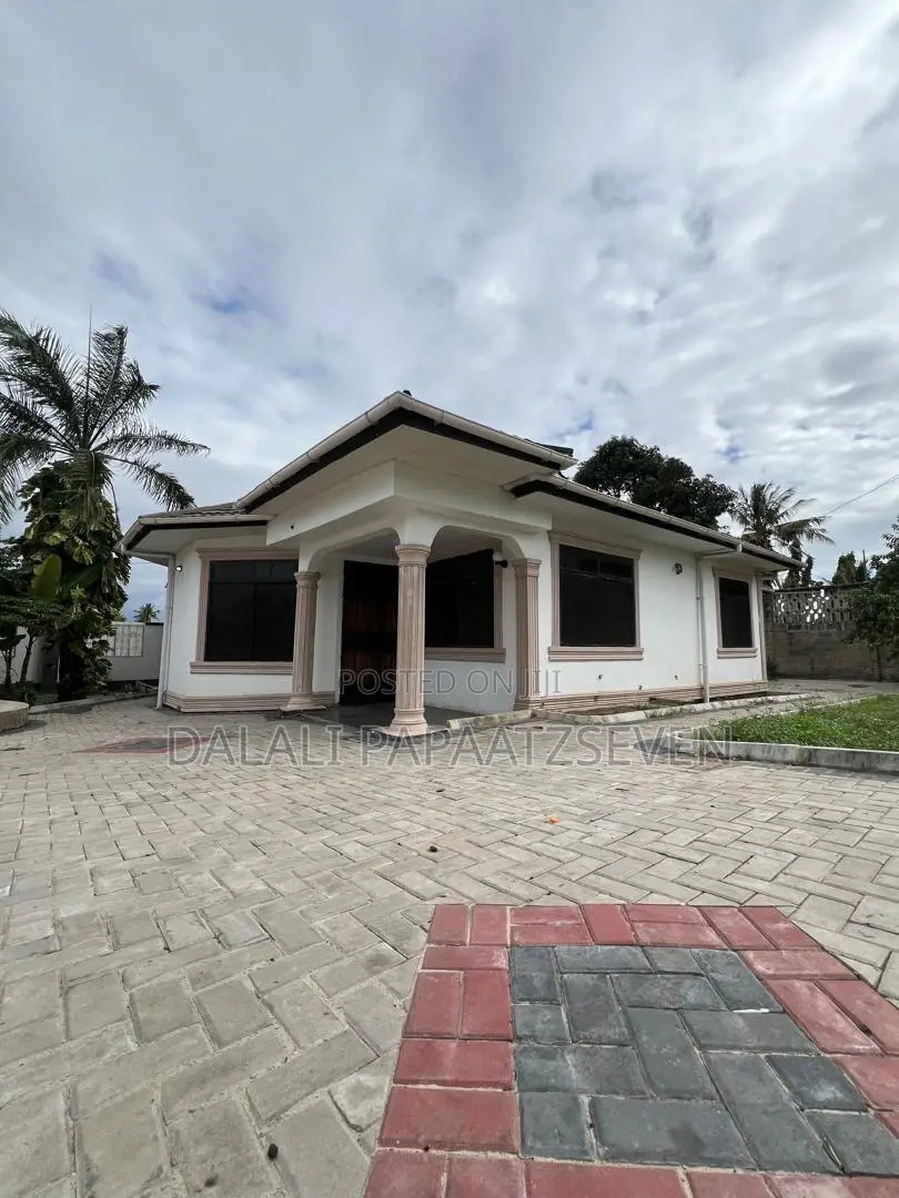 4bdrm Apartment in Dalalipapaatzseven, Kinondoni for rent