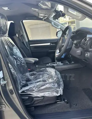 New Toyota Hilux 2022 Gray