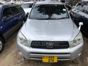 Photo - Toyota RAV4 2008 Silver