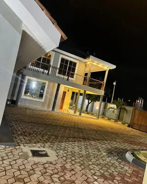 8bdrm House in Mbezi Beach for sale