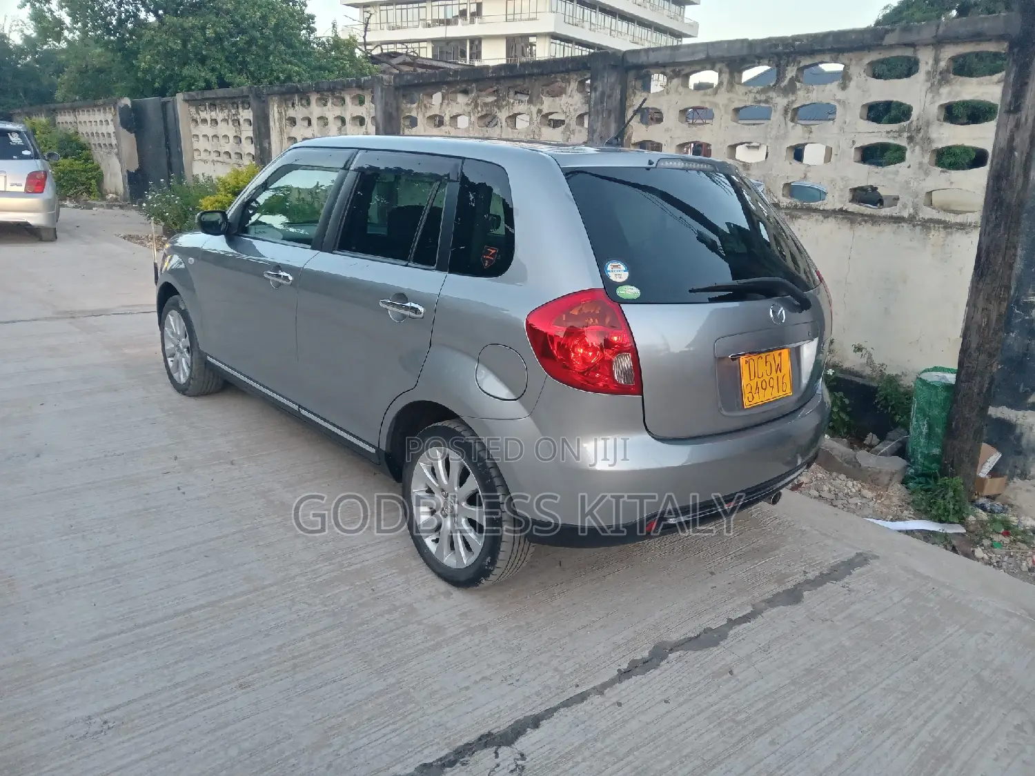 Mazda Verisa 2011 Gray