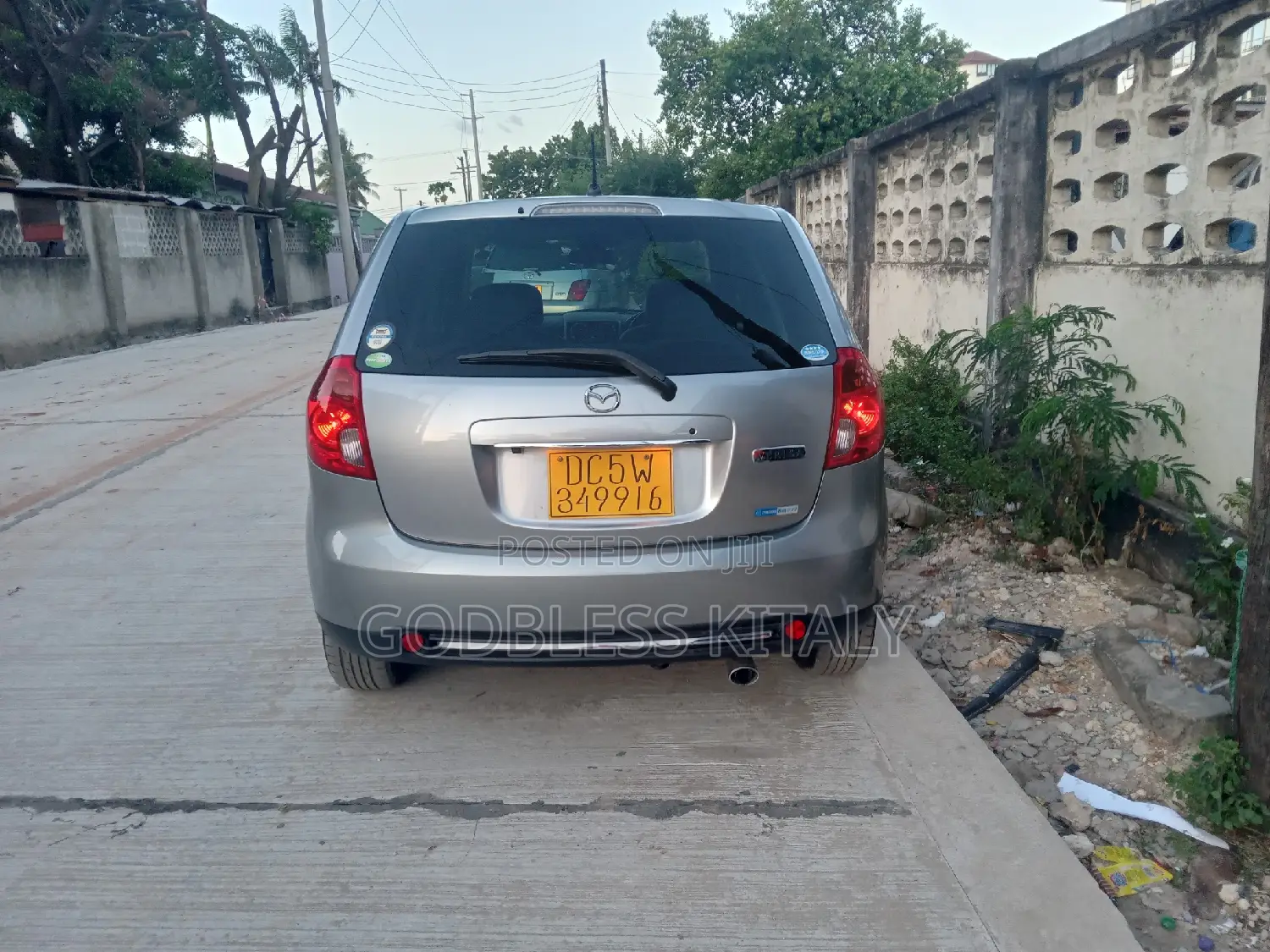 Mazda Verisa 2011 Gray