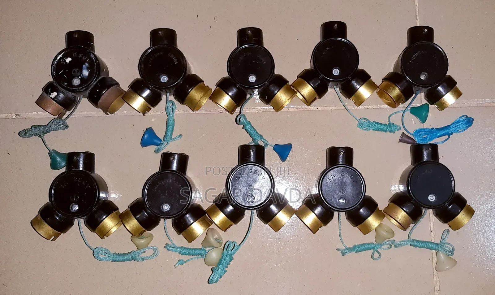 2 Way Bulb Holder With Pull on and Off Cord - 10 PCS